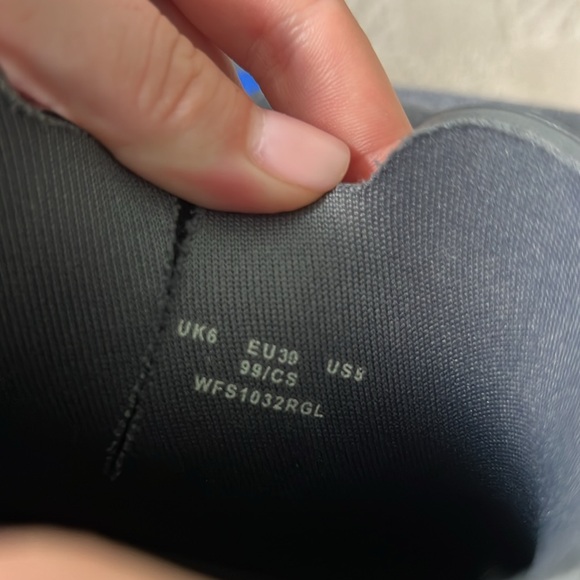 Hunter Refined High Gloss Quilt Chelsea Waterproof Rain Boot in Dark Slate - Picture 8 of 8